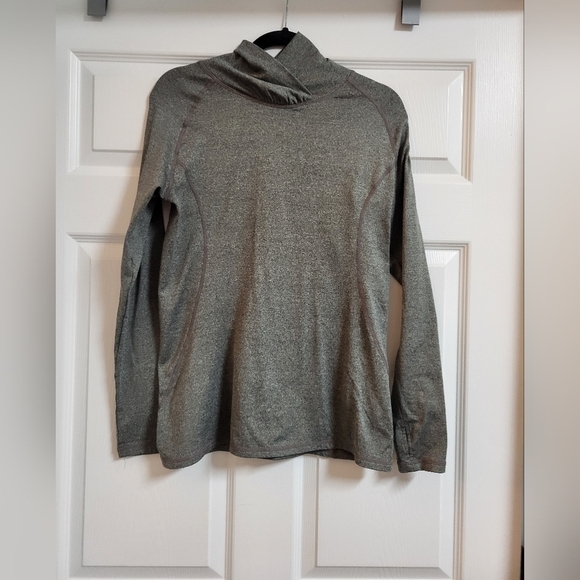 Layer 8 Tops - Layer 8 Womens Gray Long Sleeve Quick Dry Thermal Shirt With Thumbholes Size L